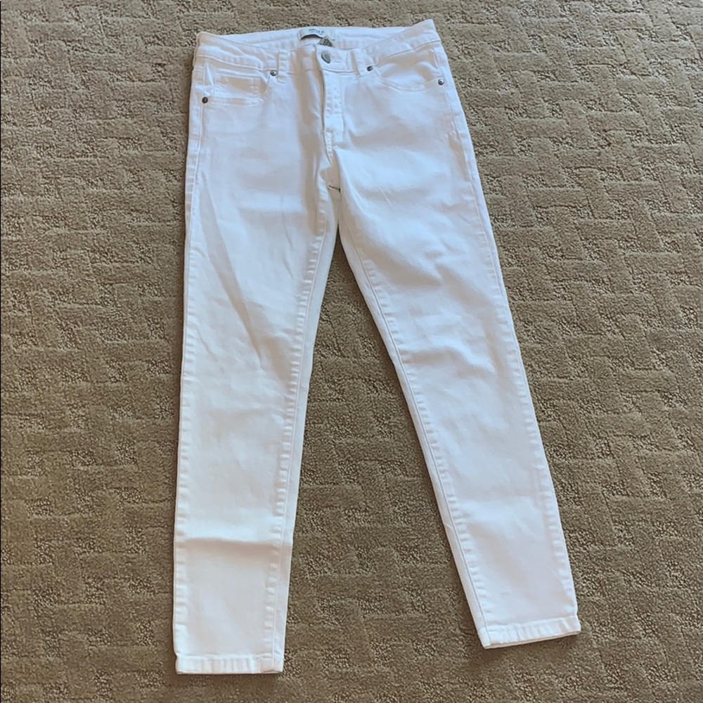 white skinny jeans